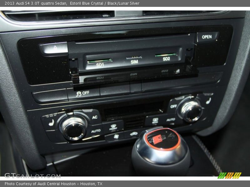 Controls of 2013 S4 3.0T quattro Sedan