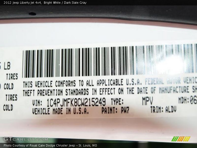 Bright White / Dark Slate Gray 2012 Jeep Liberty Jet 4x4