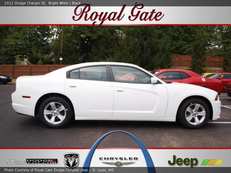 Bright White / Black 2012 Dodge Charger SE