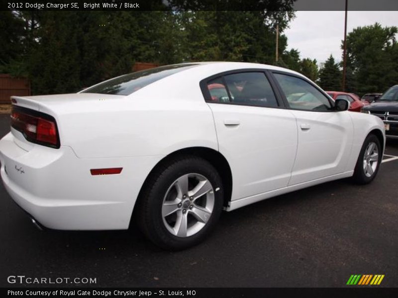 Bright White / Black 2012 Dodge Charger SE