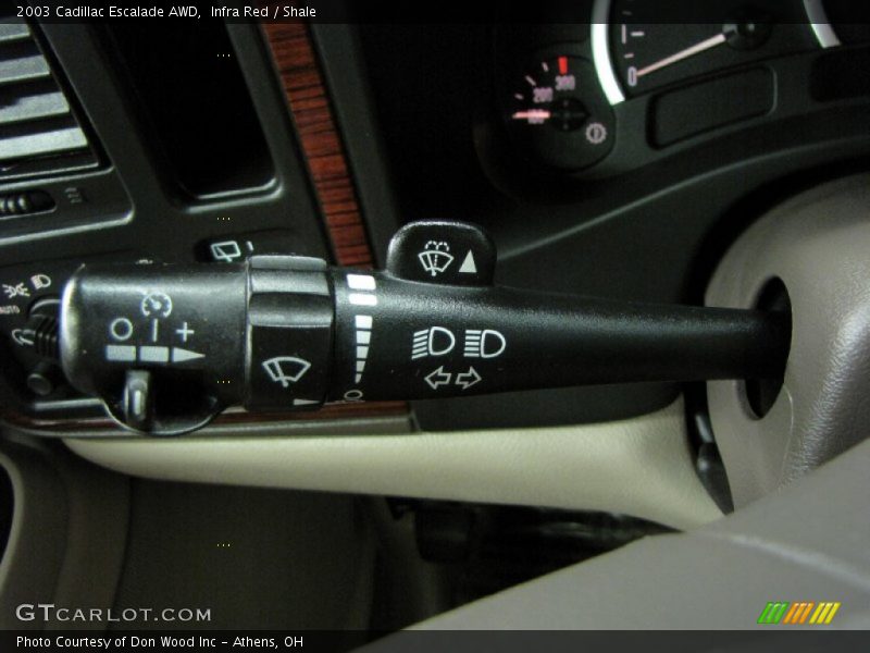 Controls of 2003 Escalade AWD
