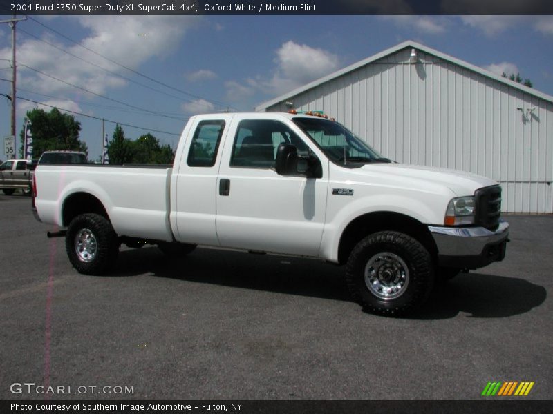 Oxford White / Medium Flint 2004 Ford F350 Super Duty XL SuperCab 4x4