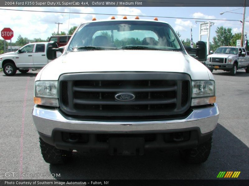 Oxford White / Medium Flint 2004 Ford F350 Super Duty XL SuperCab 4x4