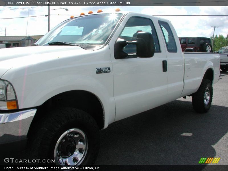 Oxford White / Medium Flint 2004 Ford F350 Super Duty XL SuperCab 4x4
