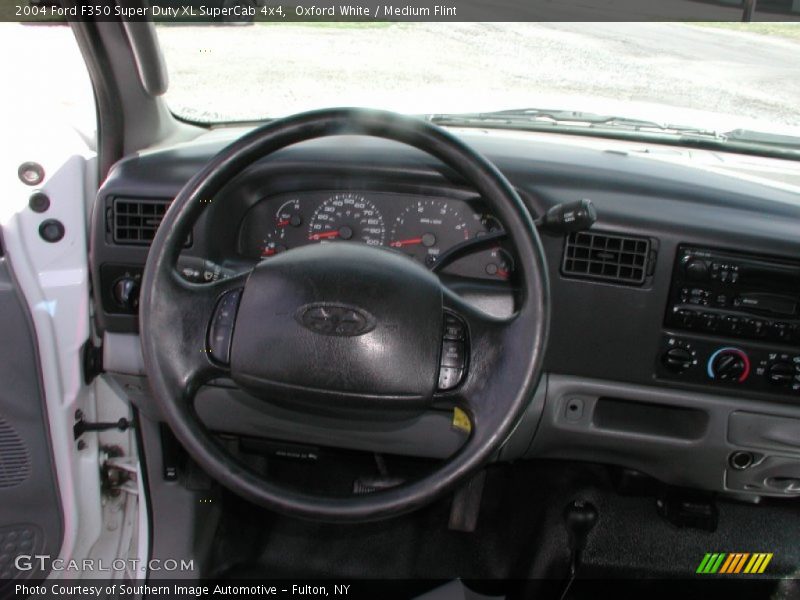 Oxford White / Medium Flint 2004 Ford F350 Super Duty XL SuperCab 4x4