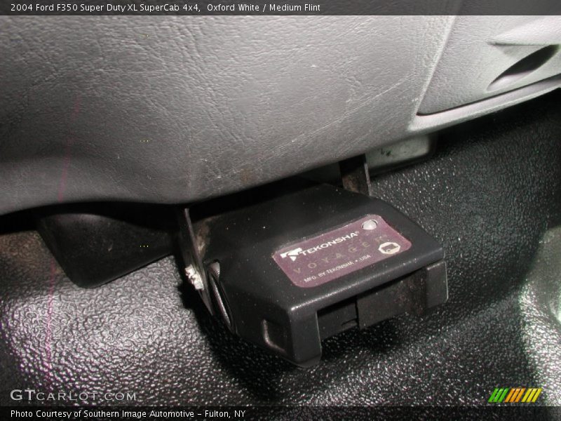 Oxford White / Medium Flint 2004 Ford F350 Super Duty XL SuperCab 4x4