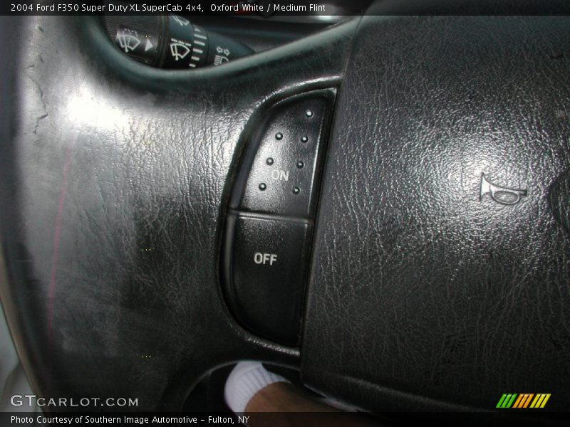 Oxford White / Medium Flint 2004 Ford F350 Super Duty XL SuperCab 4x4