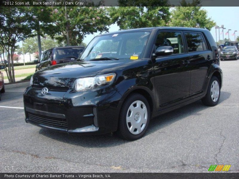 Front 3/4 View of 2012 xB 