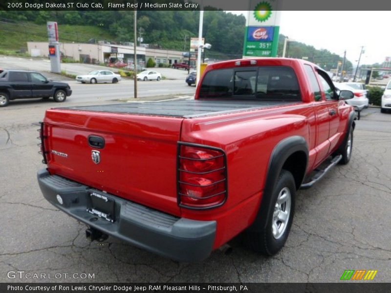 Flame Red / Medium Slate Gray 2005 Dodge Dakota ST Club Cab