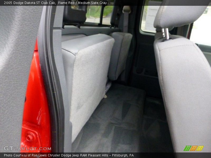 Flame Red / Medium Slate Gray 2005 Dodge Dakota ST Club Cab