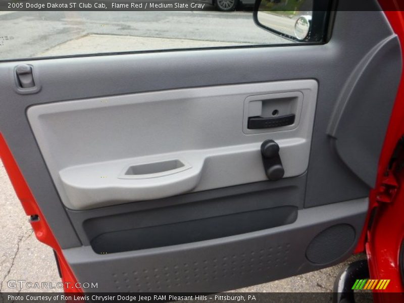 Flame Red / Medium Slate Gray 2005 Dodge Dakota ST Club Cab