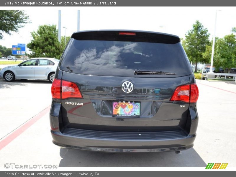 Twilight Gray Metallic / Sierra Sand 2012 Volkswagen Routan SE