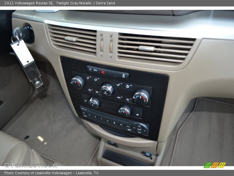 Twilight Gray Metallic / Sierra Sand 2012 Volkswagen Routan SE