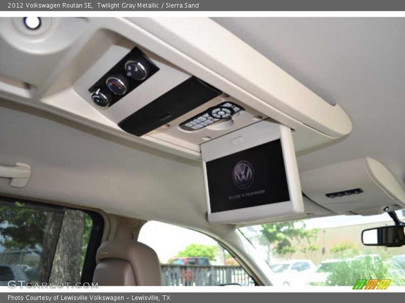 Twilight Gray Metallic / Sierra Sand 2012 Volkswagen Routan SE