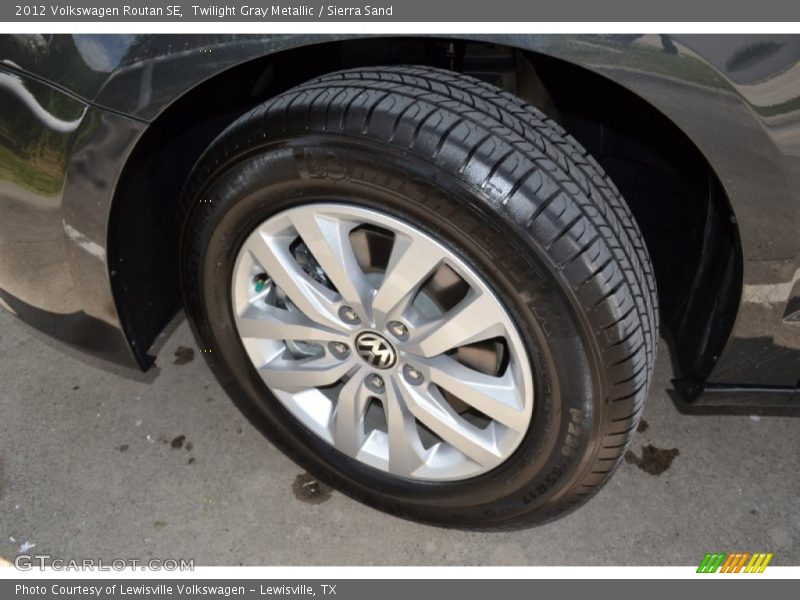 Twilight Gray Metallic / Sierra Sand 2012 Volkswagen Routan SE