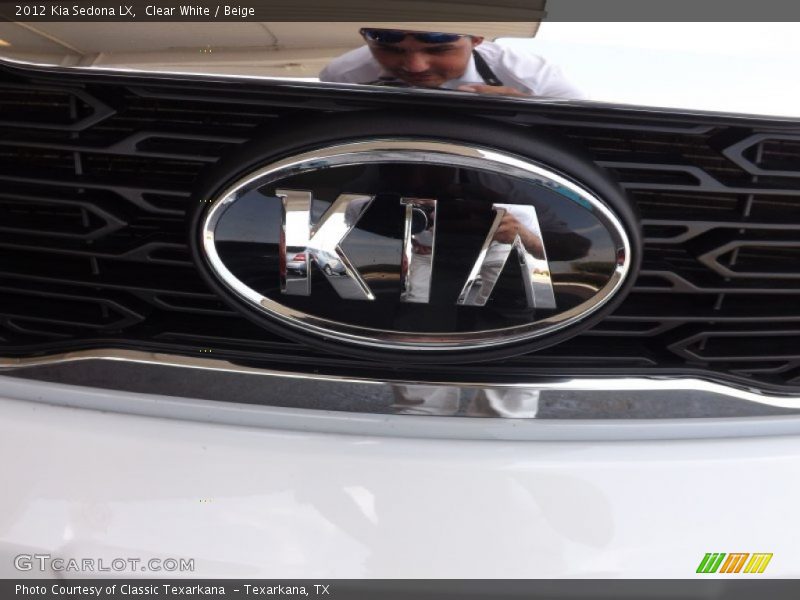 Clear White / Beige 2012 Kia Sedona LX