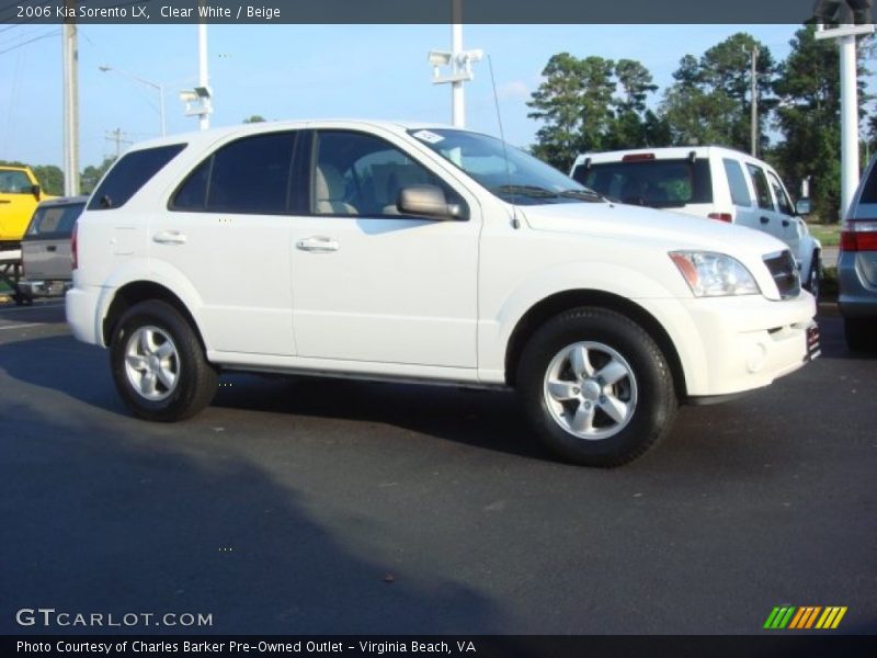 Clear White / Beige 2006 Kia Sorento LX