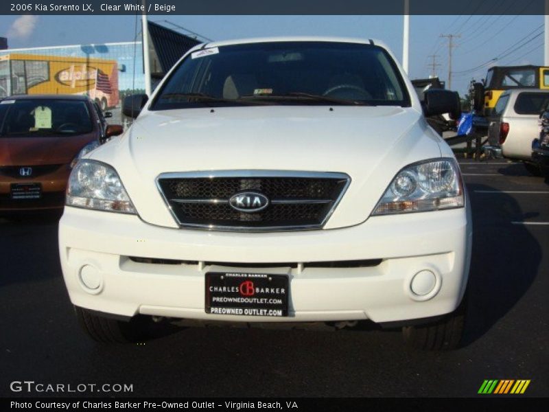 Clear White / Beige 2006 Kia Sorento LX