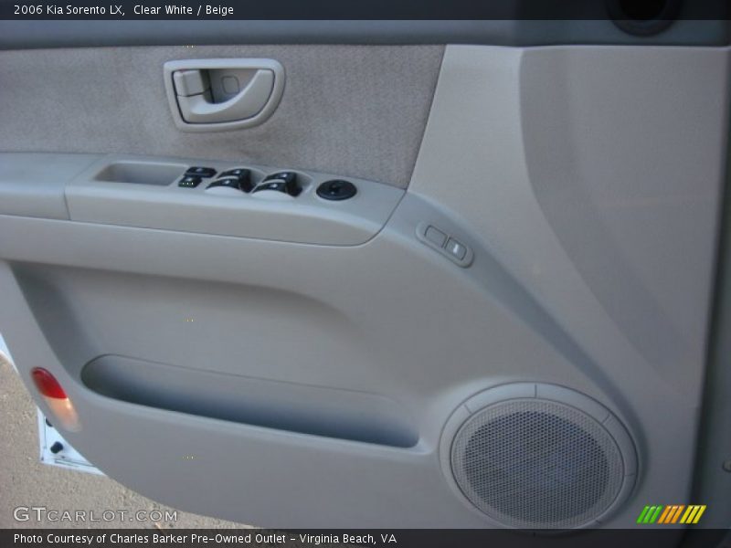 Clear White / Beige 2006 Kia Sorento LX