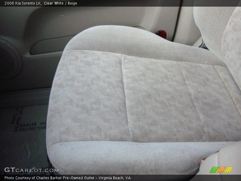 Clear White / Beige 2006 Kia Sorento LX