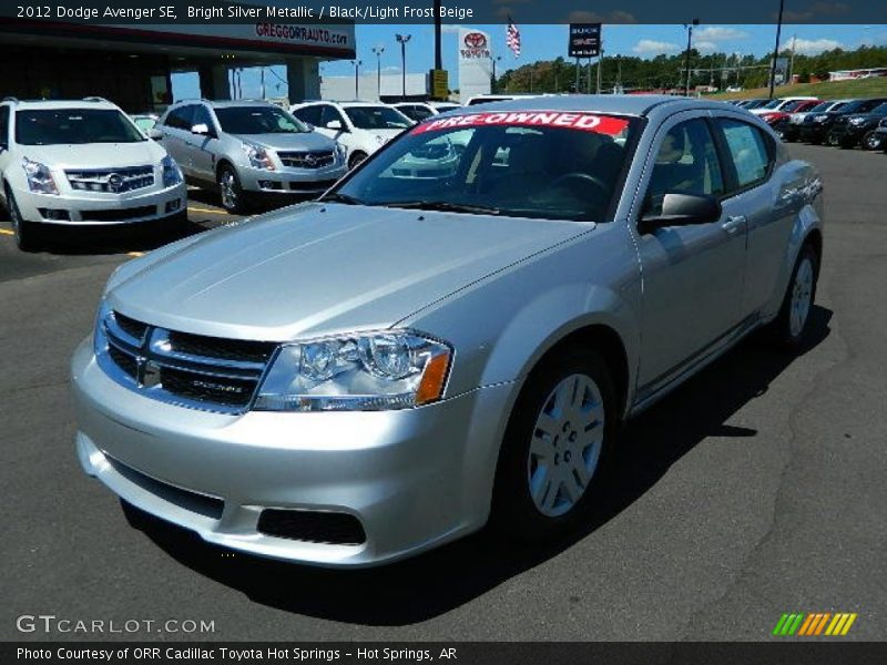 Bright Silver Metallic / Black/Light Frost Beige 2012 Dodge Avenger SE