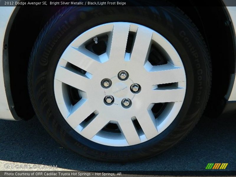 Bright Silver Metallic / Black/Light Frost Beige 2012 Dodge Avenger SE