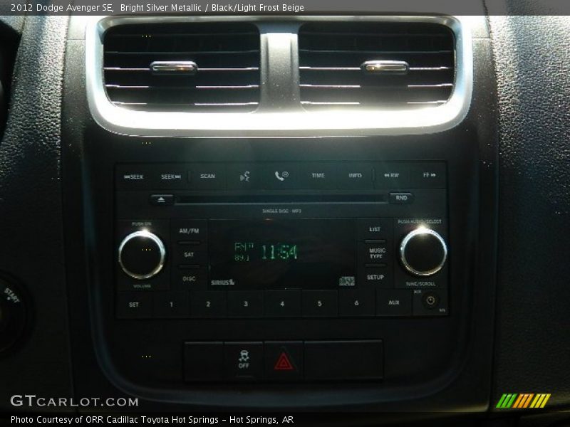Bright Silver Metallic / Black/Light Frost Beige 2012 Dodge Avenger SE