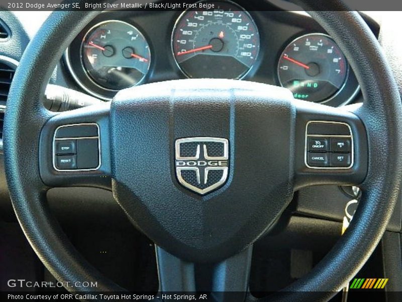 Bright Silver Metallic / Black/Light Frost Beige 2012 Dodge Avenger SE