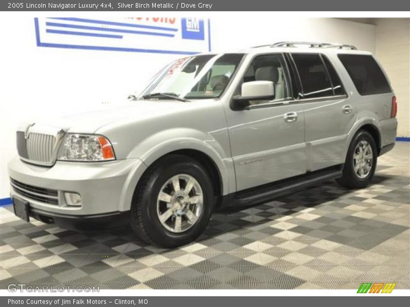 Silver Birch Metallic / Dove Grey 2005 Lincoln Navigator Luxury 4x4