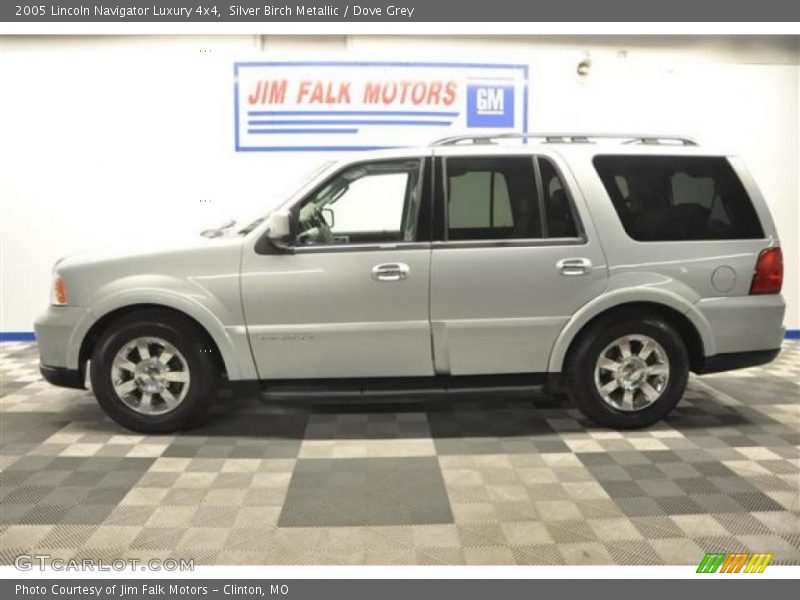 Silver Birch Metallic / Dove Grey 2005 Lincoln Navigator Luxury 4x4