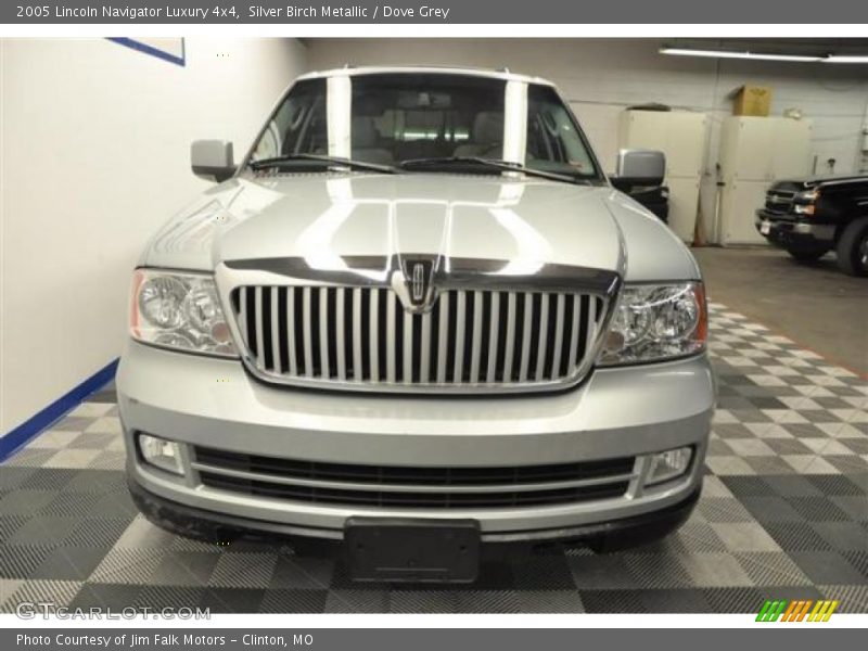 Silver Birch Metallic / Dove Grey 2005 Lincoln Navigator Luxury 4x4