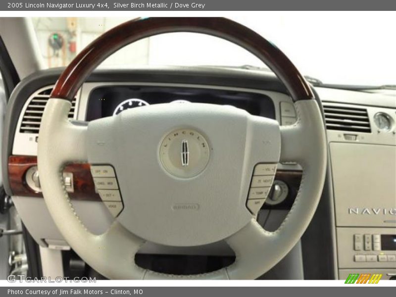  2005 Navigator Luxury 4x4 Steering Wheel