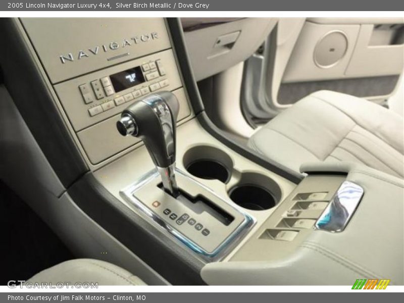  2005 Navigator Luxury 4x4 6 Speed Automatic Shifter