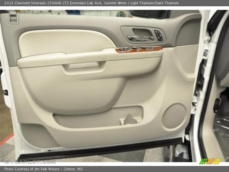 Summit White / Light Titanium/Dark Titanium 2013 Chevrolet Silverado 2500HD LTZ Extended Cab 4x4