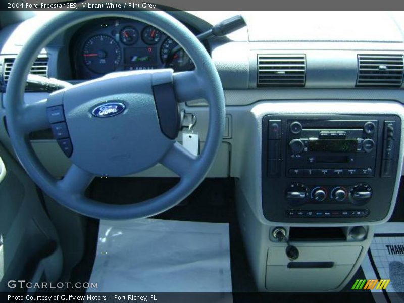 Vibrant White / Flint Grey 2004 Ford Freestar SES