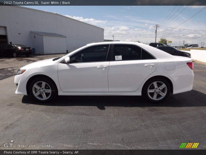 Super White / Black 2012 Toyota Camry SE