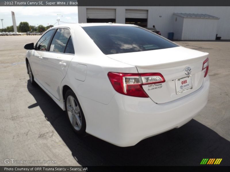 Super White / Black 2012 Toyota Camry SE