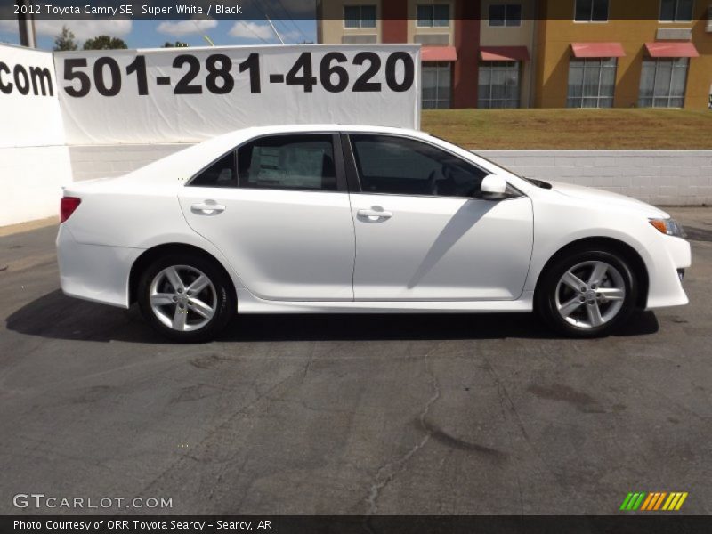 Super White / Black 2012 Toyota Camry SE