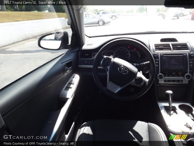 Super White / Black 2012 Toyota Camry SE