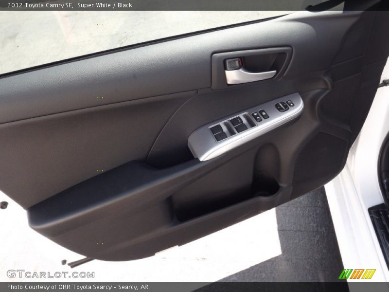 Super White / Black 2012 Toyota Camry SE