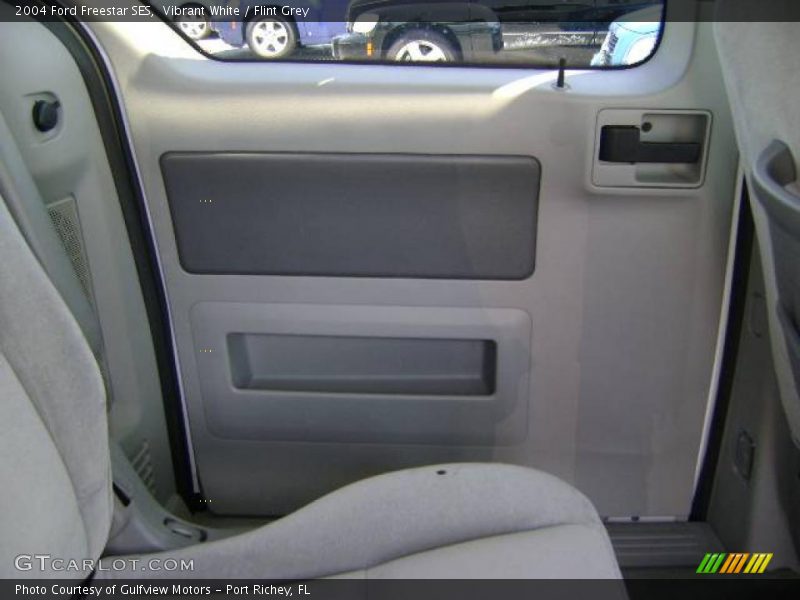 Vibrant White / Flint Grey 2004 Ford Freestar SES