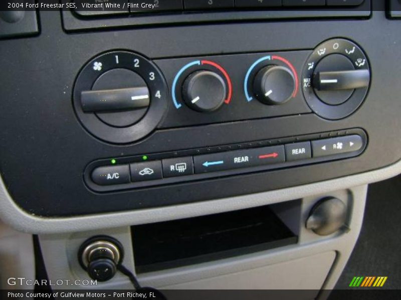 Vibrant White / Flint Grey 2004 Ford Freestar SES