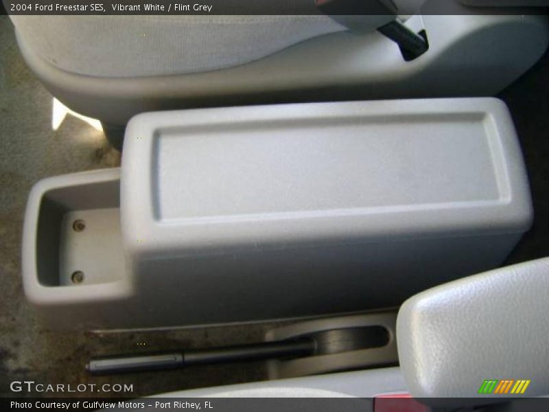 Vibrant White / Flint Grey 2004 Ford Freestar SES