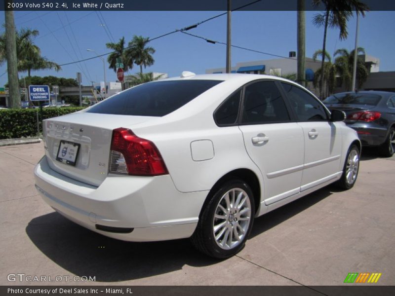 Ice White / Quartz 2009 Volvo S40 2.4i