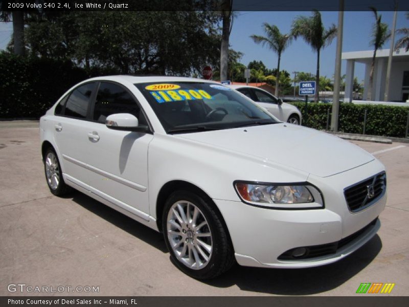Ice White / Quartz 2009 Volvo S40 2.4i