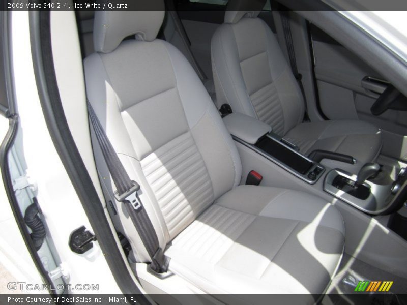 Ice White / Quartz 2009 Volvo S40 2.4i