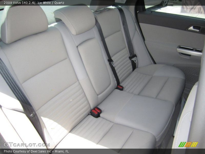 Ice White / Quartz 2009 Volvo S40 2.4i