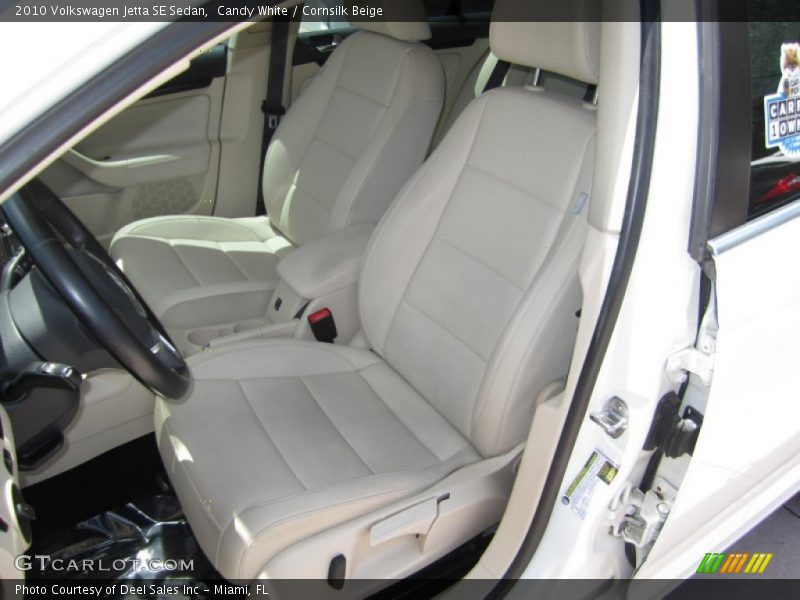 Candy White / Cornsilk Beige 2010 Volkswagen Jetta SE Sedan