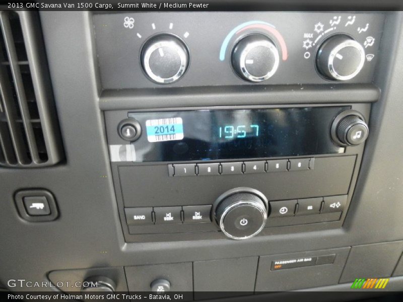 Summit White / Medium Pewter 2013 GMC Savana Van 1500 Cargo