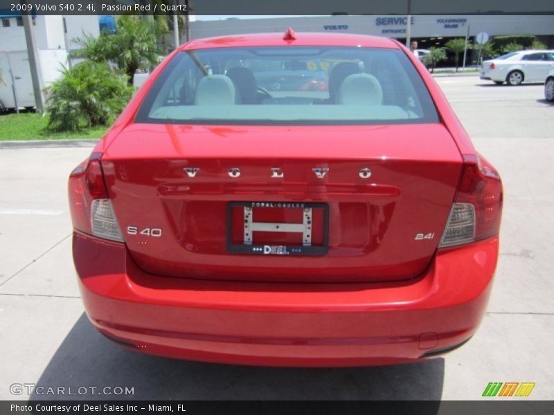 Passion Red / Quartz 2009 Volvo S40 2.4i